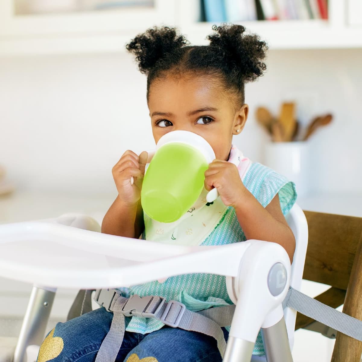 Munchkin Miracle 360 Sippy Cup | Trainer Toddler BPA Free Baby & Toddler Cups w.Handles | Non Spill | Dishwasher Safe Baby | Leakproof | 6+ Months| 7oz/207ml | 2 Pack | Blue/Green — view 5