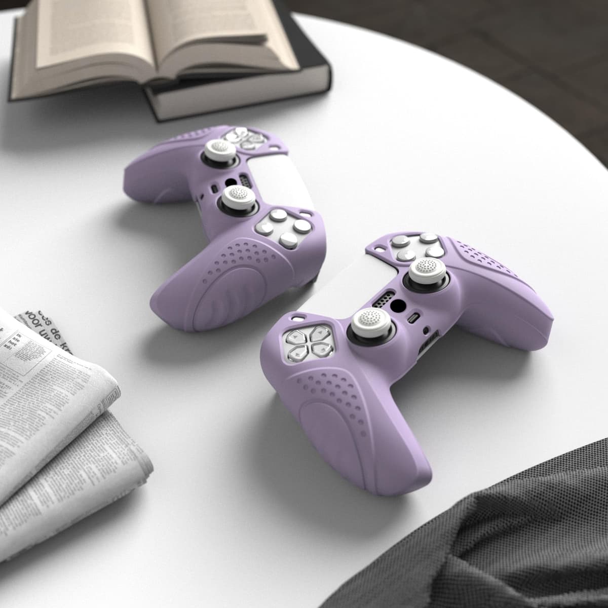 eXtremeRate PlayVital Funda de Silicona para ps5 - Carcasa Protectora Suave y Antideslizante con 2 Tapas de Joystick, Compatible con DualSense, Accesorio para ps5 (Edición Guardian-Malva Violeta) — view 2