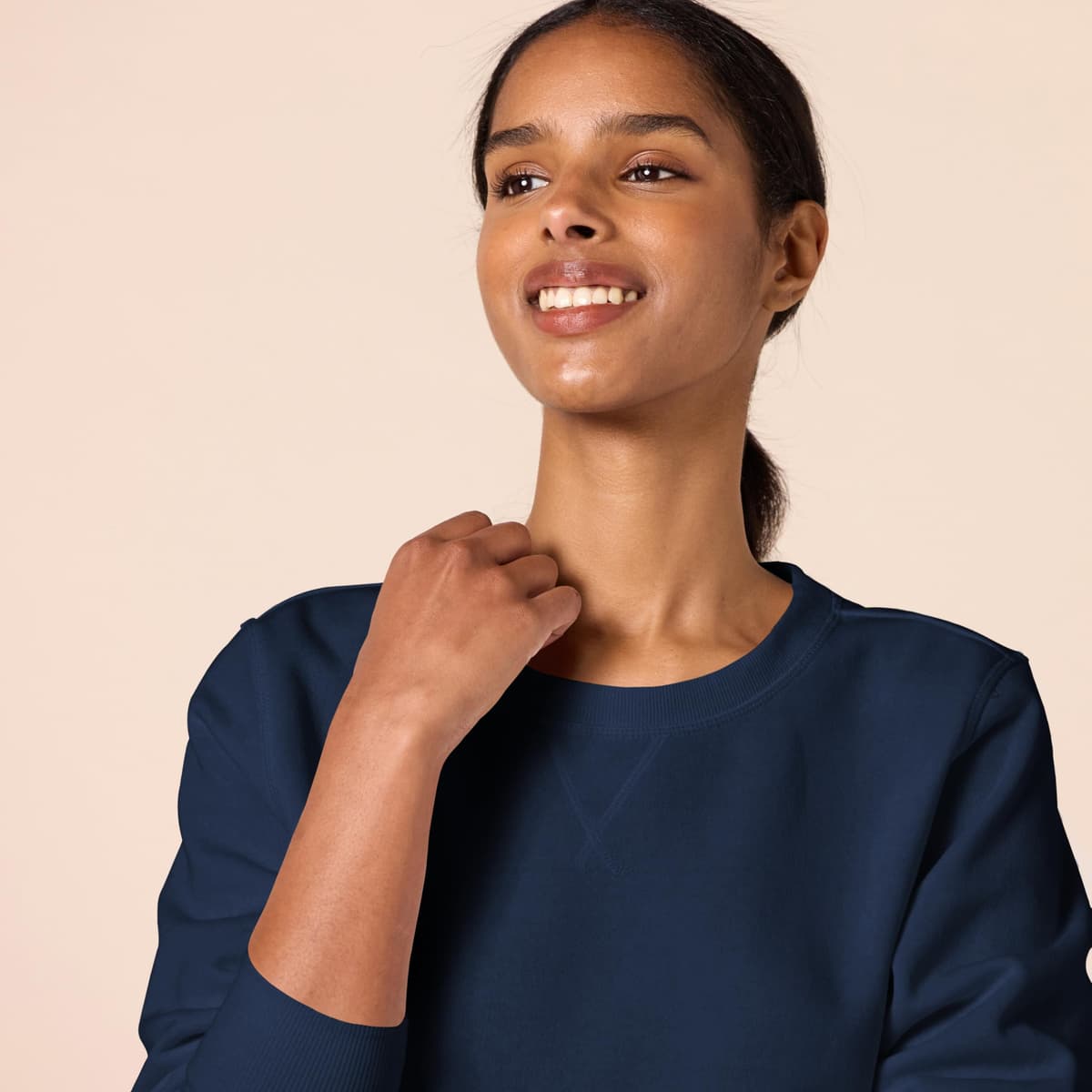 Amazon Essentials Mujer Sudadera con Cuello Redondo de Forro Polar (Disponible en Tallas Grandes) — view 68