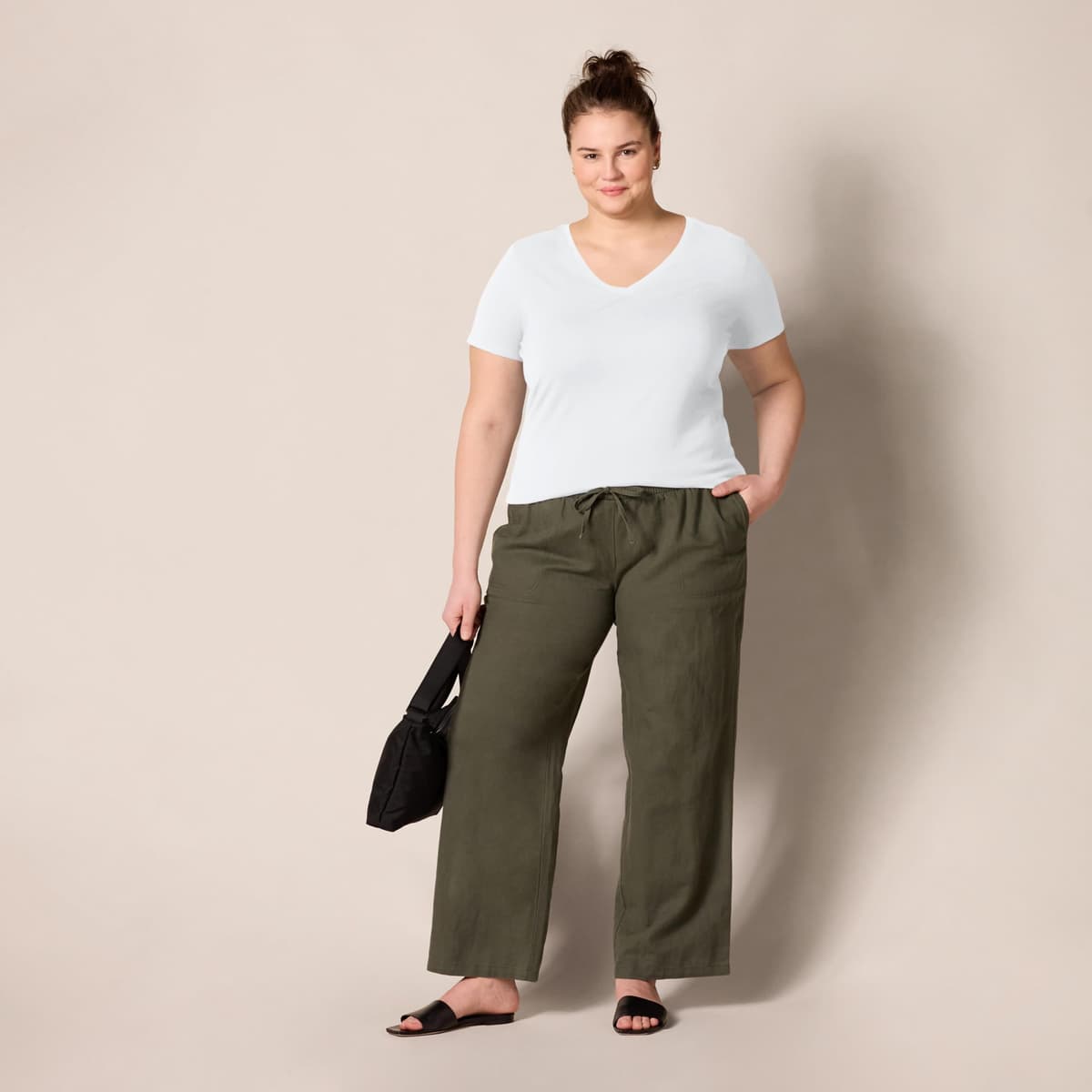 Amazon Essentials Women's Regular-Fit Short-Sleeve T-Shirt (Crewneck and V-Neck Options), Multipacks — view 409