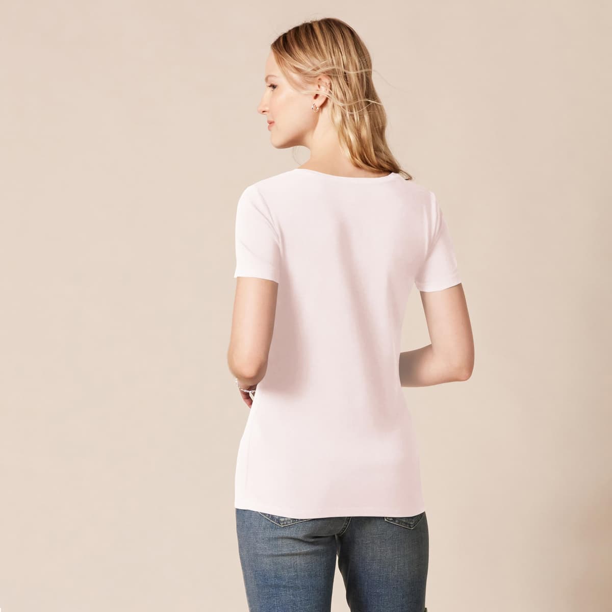 Amazon Essentials Women's Regular-Fit Short-Sleeve T-Shirt (Crewneck and V-Neck Options), Multipacks — view 277