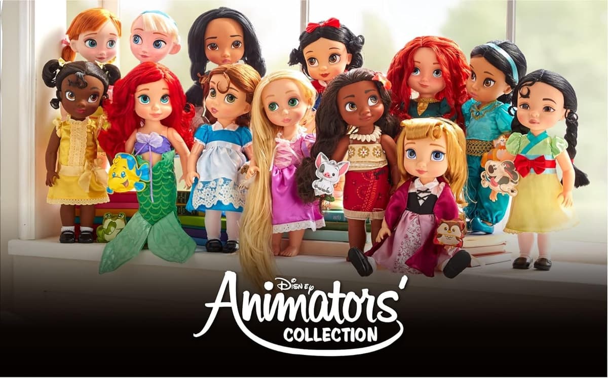 Disney Store: muñeca niña coleccionable de Campanilla (colección Animators), Peter Pan, 39 cm, pelo enraizado y traje realistas, peluche del cocodrilo Tic Tac en raso acolchado, para mayores de 3 años — view 3