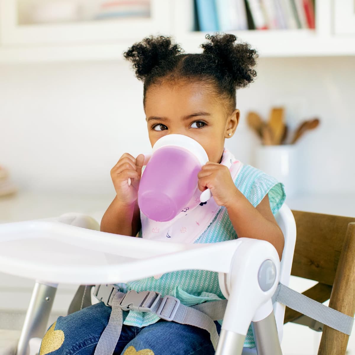 Munchkin Miracle 360 Sippy Cup | Trainer Toddler Cup | BPA Free Baby & Toddler Cups w.Handles | Non Spill | Dishwasher Safe Baby Cup | Leakproof | 6+ Months | 7oz/207ml | 2 Pack |Pink/Purple — view 2