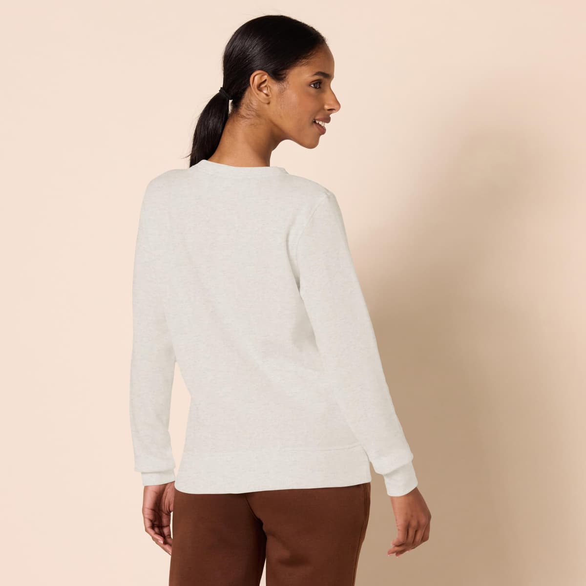 Amazon Essentials Mujer Sudadera con Cuello Redondo de Forro Polar (Disponible en Tallas Grandes) — view 2