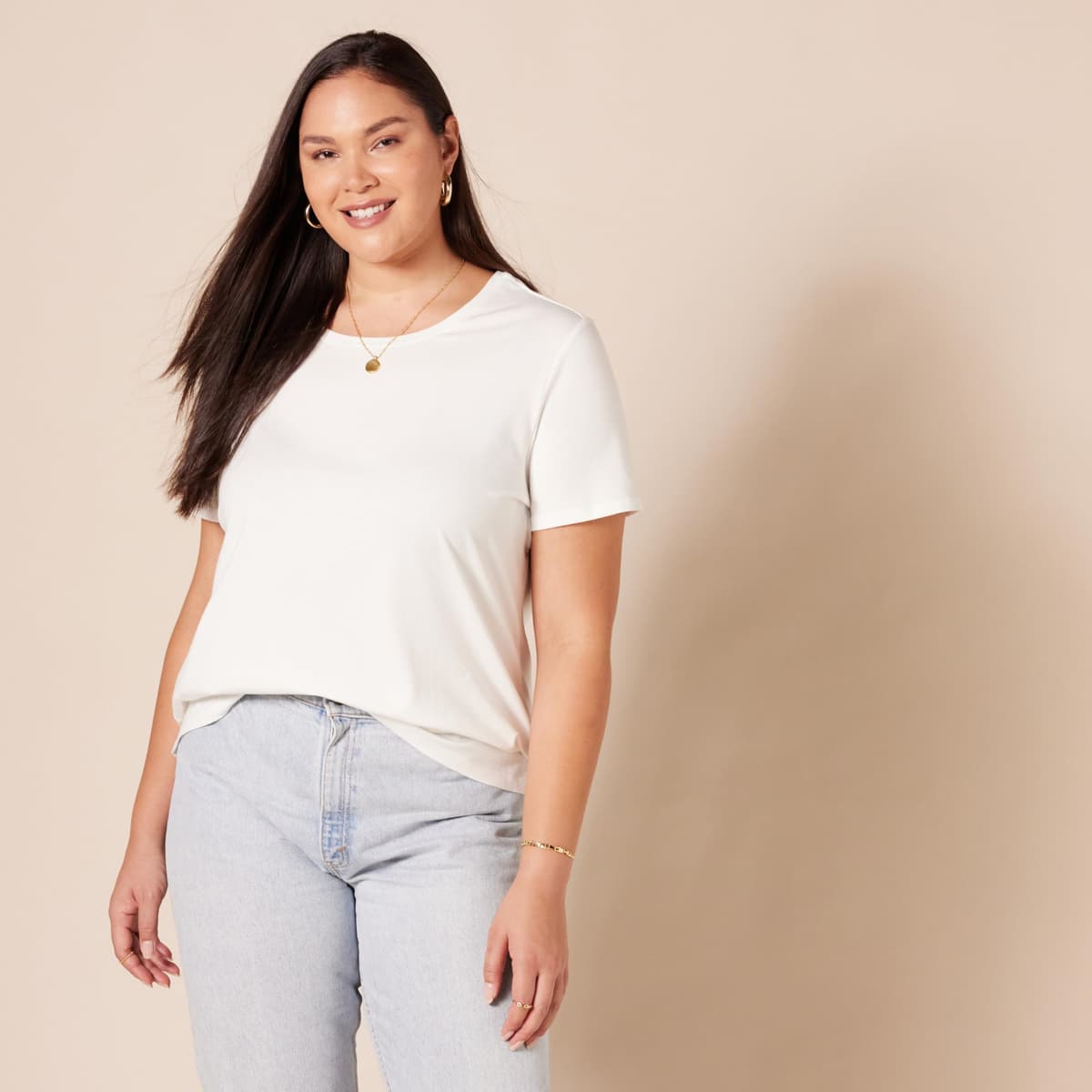 Amazon Essentials Women's Regular-Fit Short-Sleeve T-Shirt (Crewneck and V-Neck Options), Multipacks — view 159