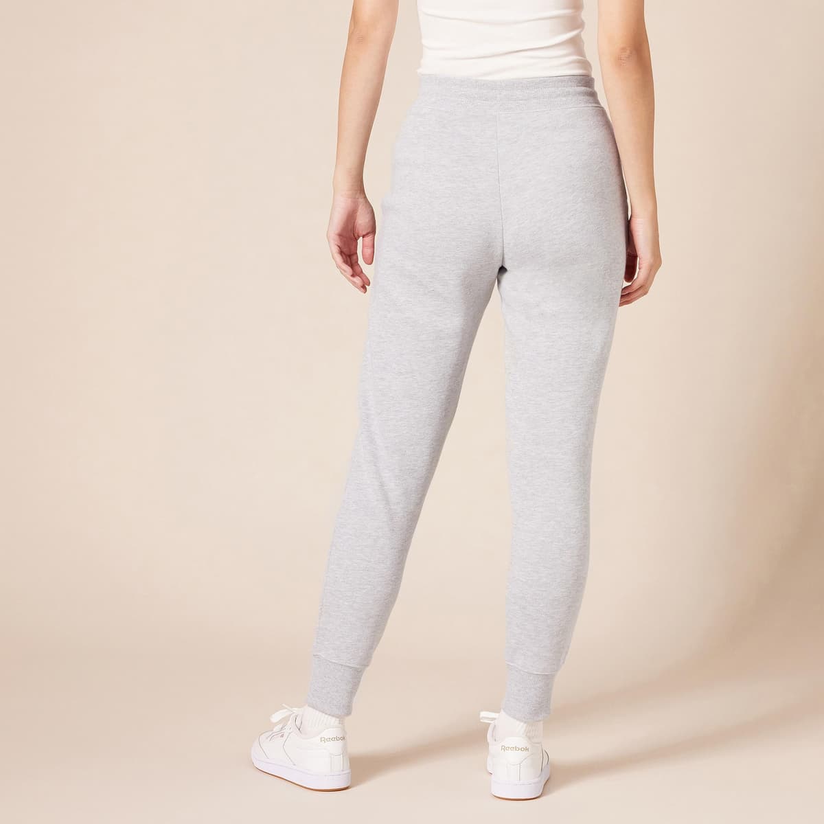 Amazon Essentials Mujer Pantalones De Correr De Forro Polar con Puños (Disponibles En Tallas Grandes) — view 2