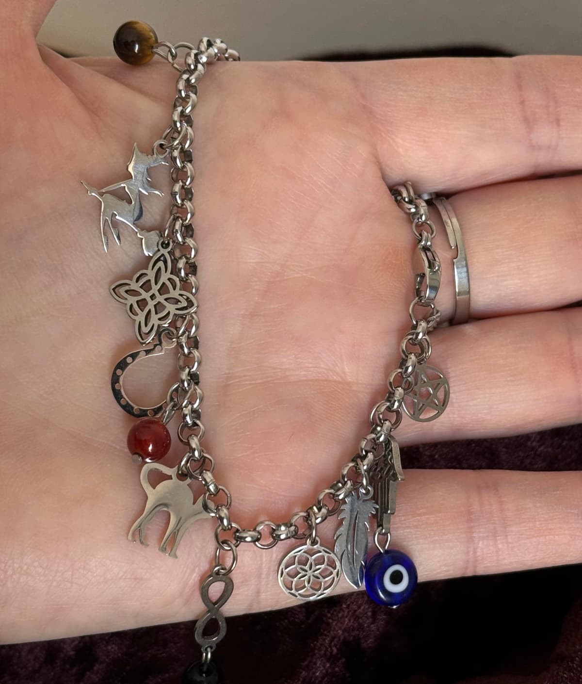 Simboliks Pulsera con Amuletos de acero inoxidable, protección contra el mal de ojo y hechizos, Buena suerte, Brazalete de Bruja, Amuleto de Brujas, Talismán, Protegida contra todo mal — view 7