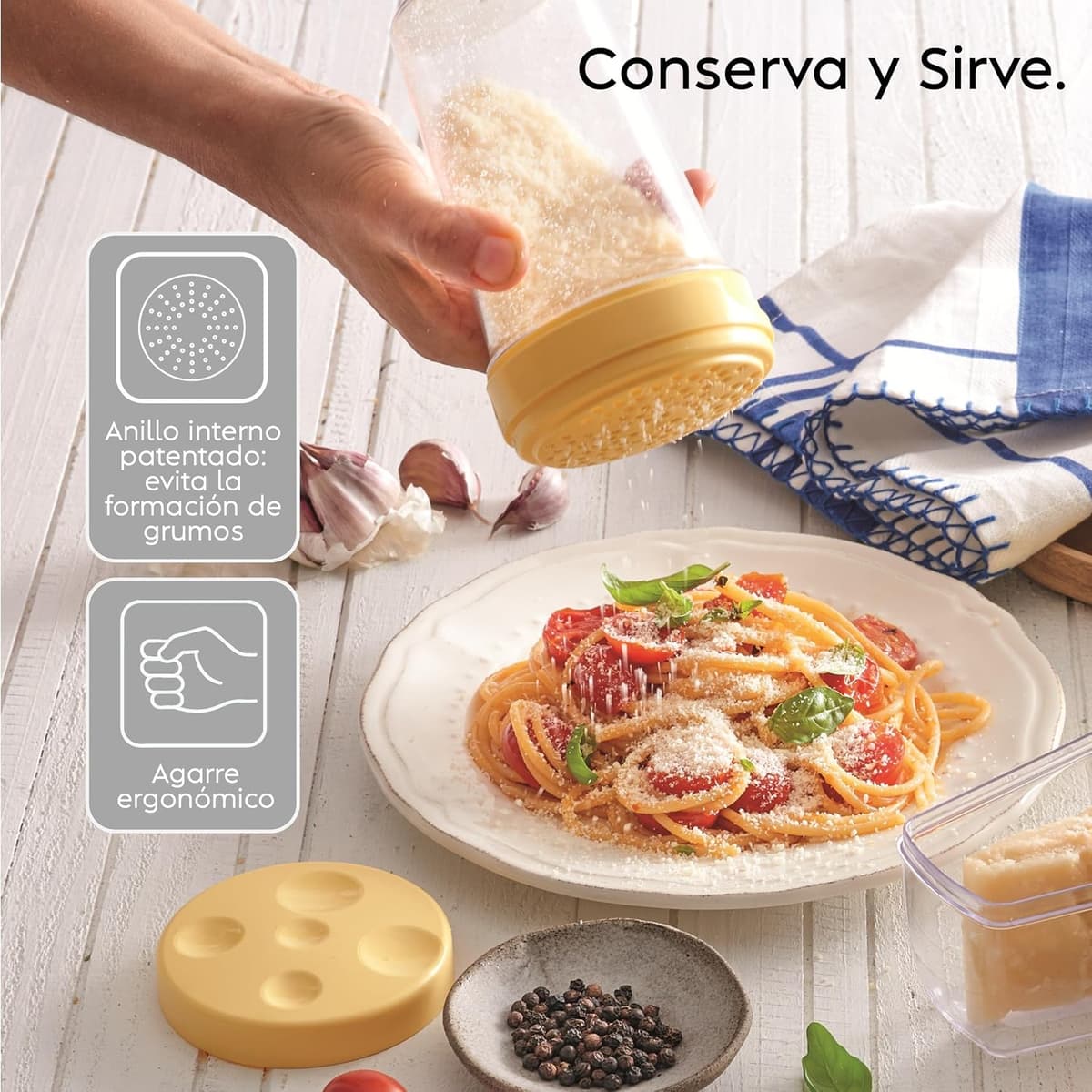 Snips - Espolverador de Queso Rallado, Quesera y Contenedor de Queso Frigorífico 2en1 - Recipientes para Alimentos con Desmenuzado y Dosificador de Quesos Integrado, 300 ml, Ø8.5x14.5cm Made in Italy Dispensador de queso 0.3 Litre — view 2
