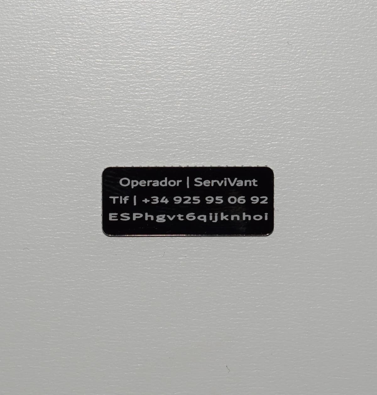 ● Pack 2 Uds. ● Placa Identificativa para Drones ● Placas para Dron CUMPLEN normativa AESA ● Tamaño Personalizados para Todos los Modelos de drone (Kit 2 Placas 3 Lineas) - Aluminio — view 2
