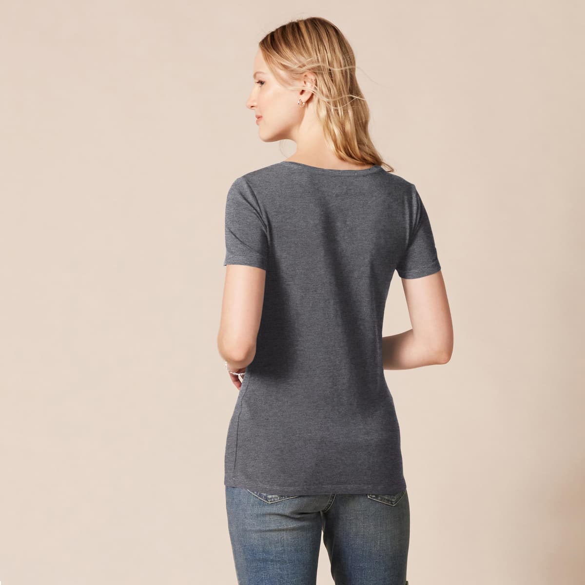 Amazon Essentials Women's Regular-Fit Short-Sleeve T-Shirt (Crewneck and V-Neck Options), Multipacks — view 203