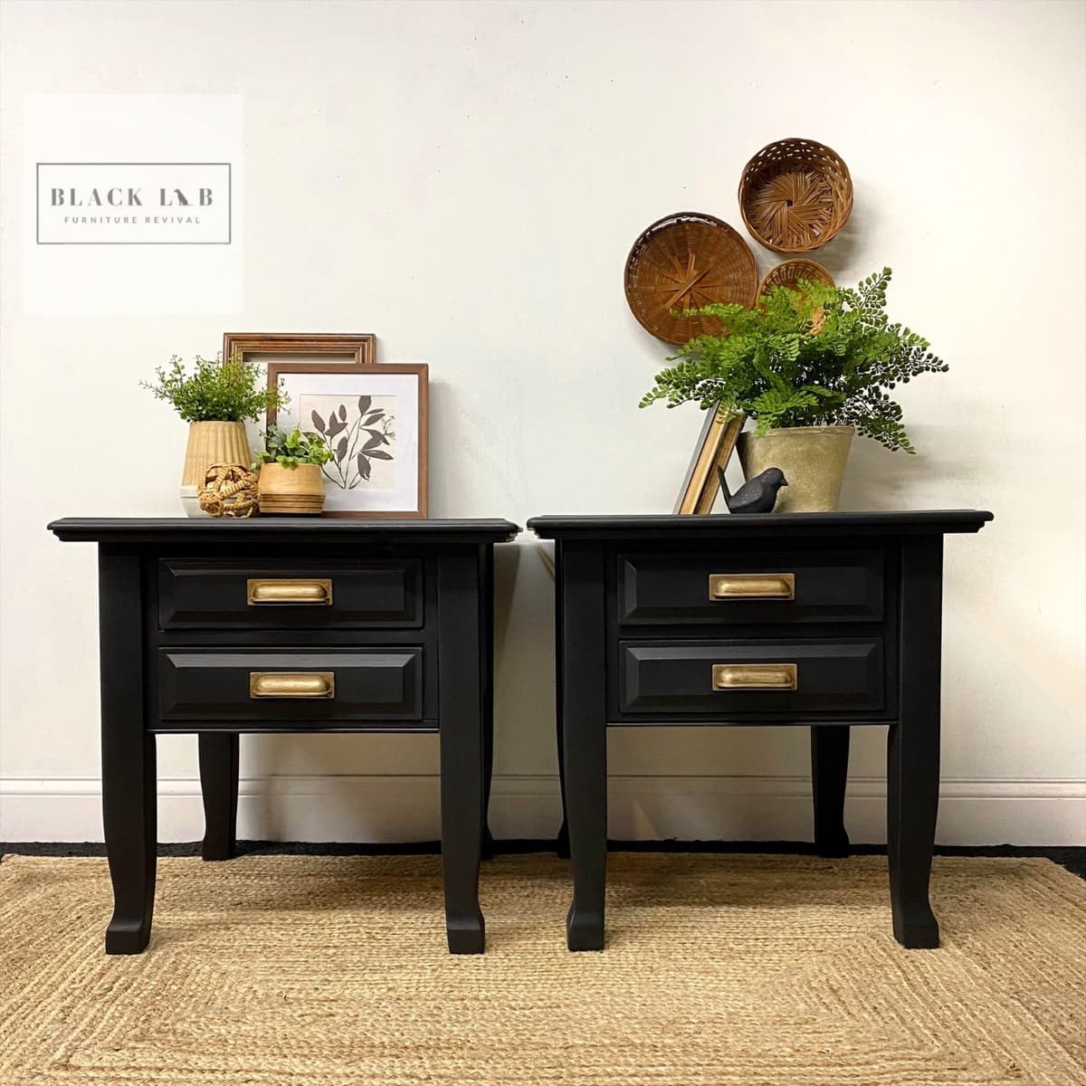 Dixie Belle Paint Company Chalk Finish Furniture Paint - Caviar (32oz) - Matte Black Chic Chalk Mineral DIY Furniture Paint — view 4