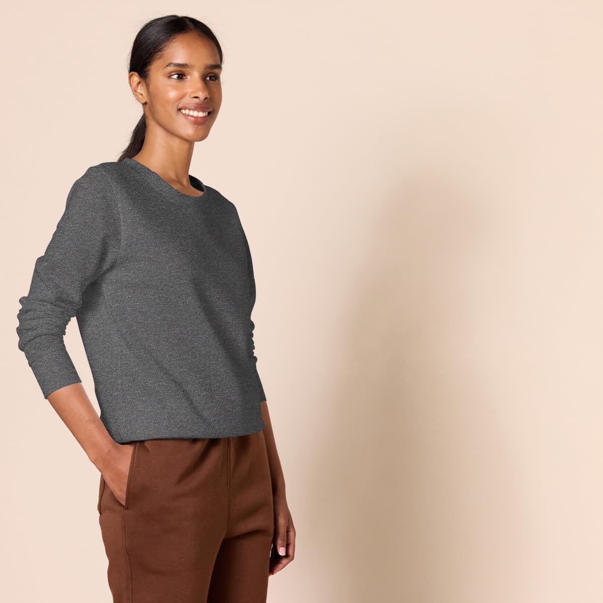 Amazon Essentials Mujer Sudadera con Cuello Redondo de Forro Polar (Disponible en Tallas Grandes) — view 159