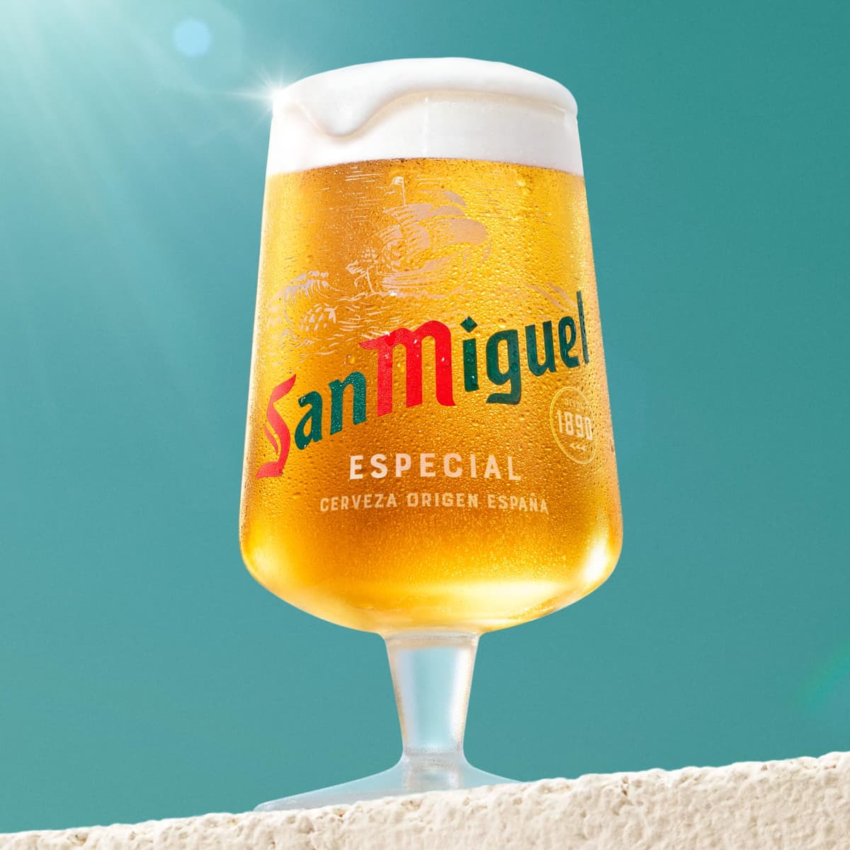 San Miguel Especial Lager, Pack 12 Latas x 33cl, Cerveza Premium Española, Calidad Tradicional y Sabor Refrescante, 5.4% Volumen de Alcohol — view 3