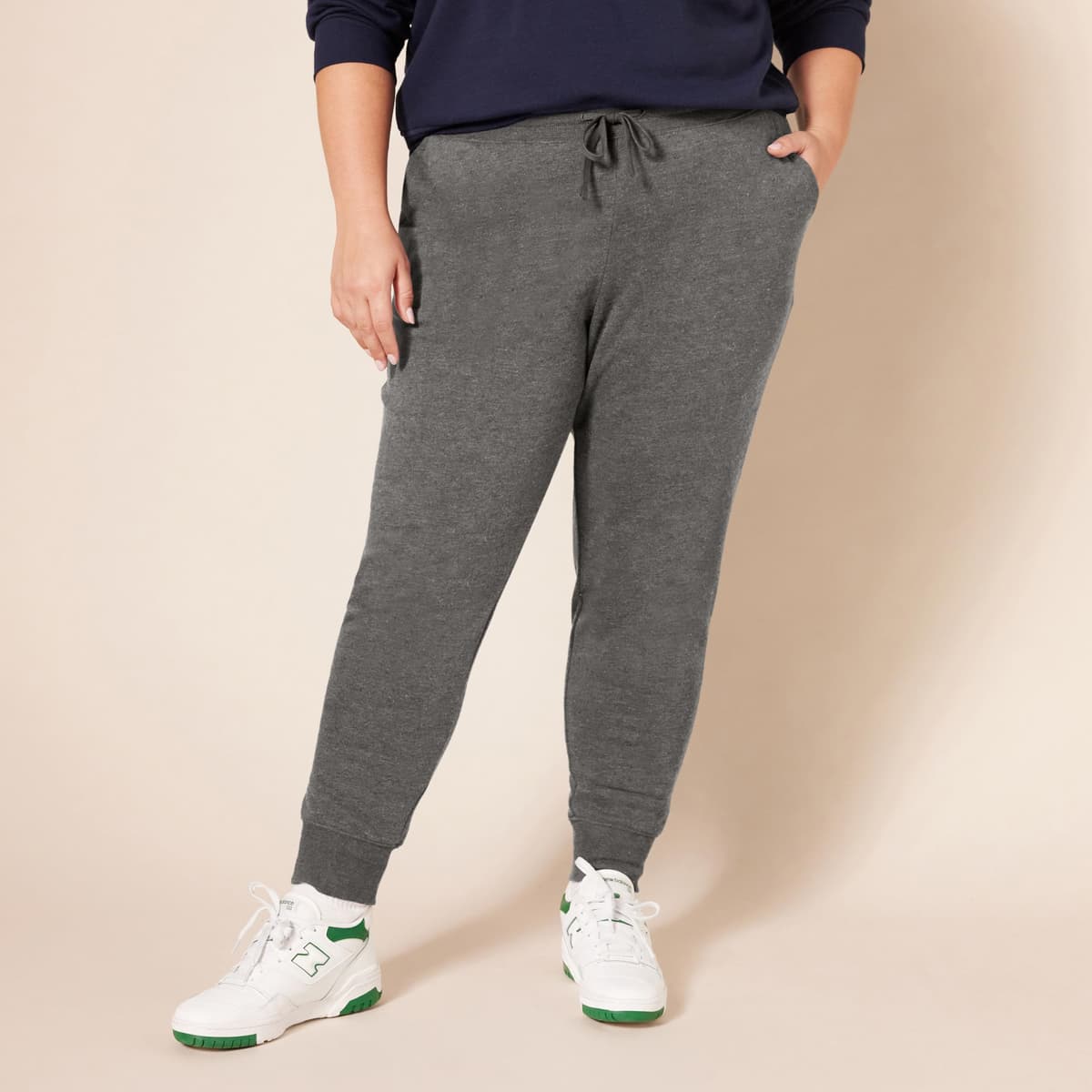 Amazon Essentials Mujer Pantalones De Correr De Forro Polar con Puños (Disponibles En Tallas Grandes) — view 5