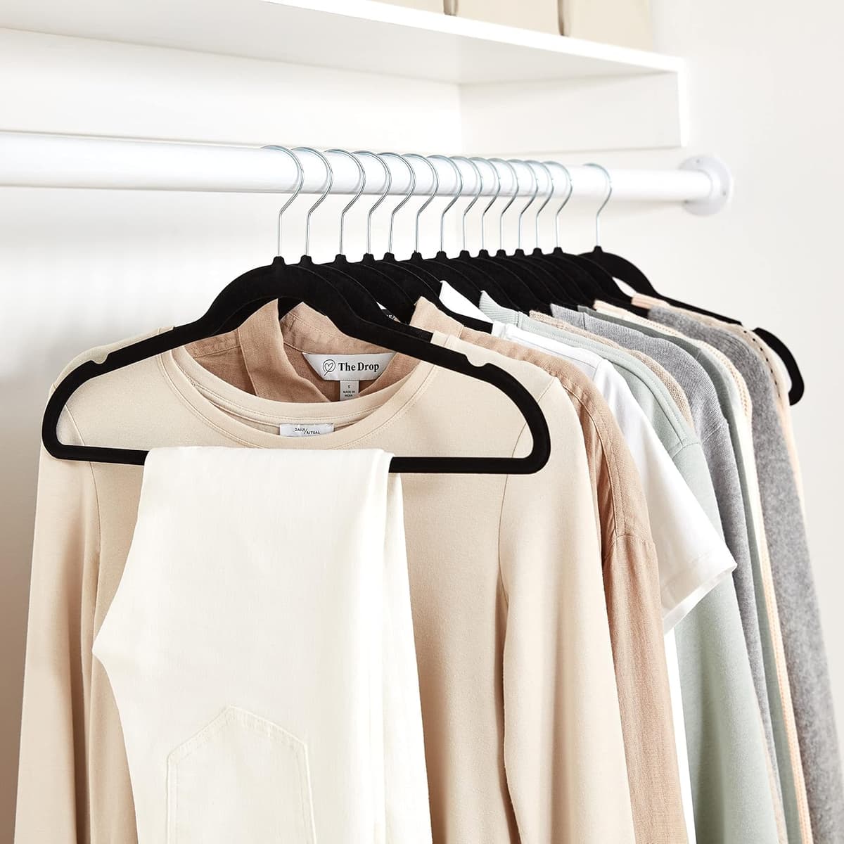 Amazon Basics Slim Velvet Non-Slip Suit Hangers - 30-Pack, Black/Silver — view 5