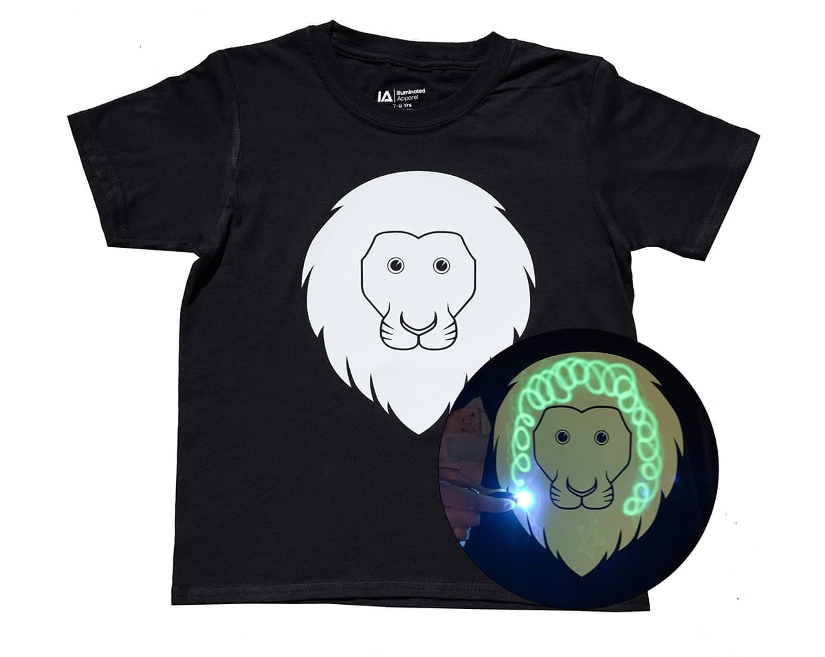 Illuminated Apparel Camiseta con diseño Interactivo con luz Que Brilla en la Oscuridad — view 7