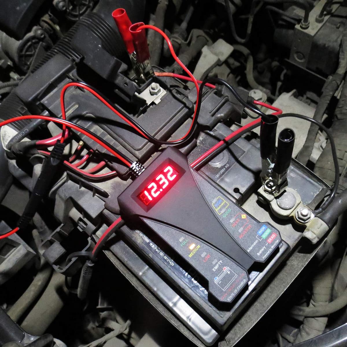 MOTOPOWER 12V Digital Battery Tester Voltmeter and Alternator Charging System Analyzer with LCD Display and LED Indication, Black Rubber Paint — view 5
