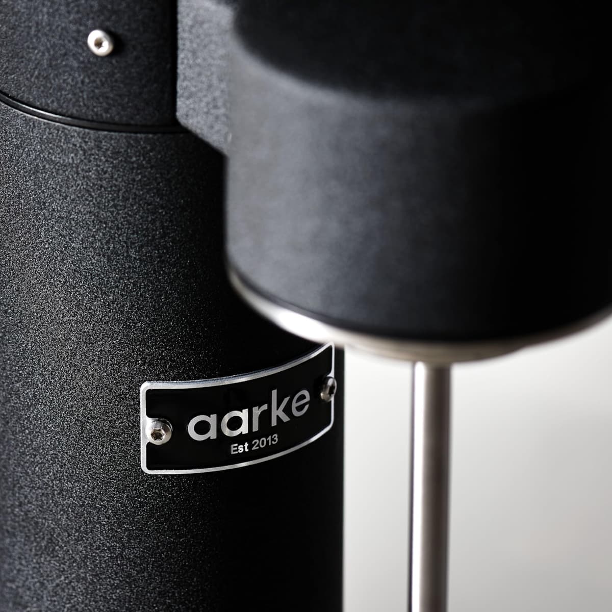 Aarke Carbonator 3, Máquina para hacer Agua con Gas en Acero Inoxidable, incluye Botella 800ml, Acabado en Negro — view 5
