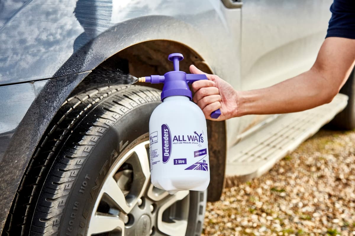 Defenders All Ways multi-use pump action pressure sprayer – 2L, adjustable for home & garden - Indoor plants, cleaning, outdoor, fertilisers, pesticides & weed killers — view 9