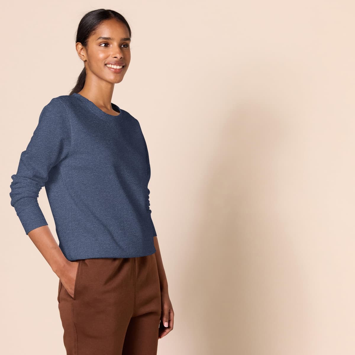 Amazon Essentials Mujer Sudadera con Cuello Redondo de Forro Polar (Disponible en Tallas Grandes) — view 168