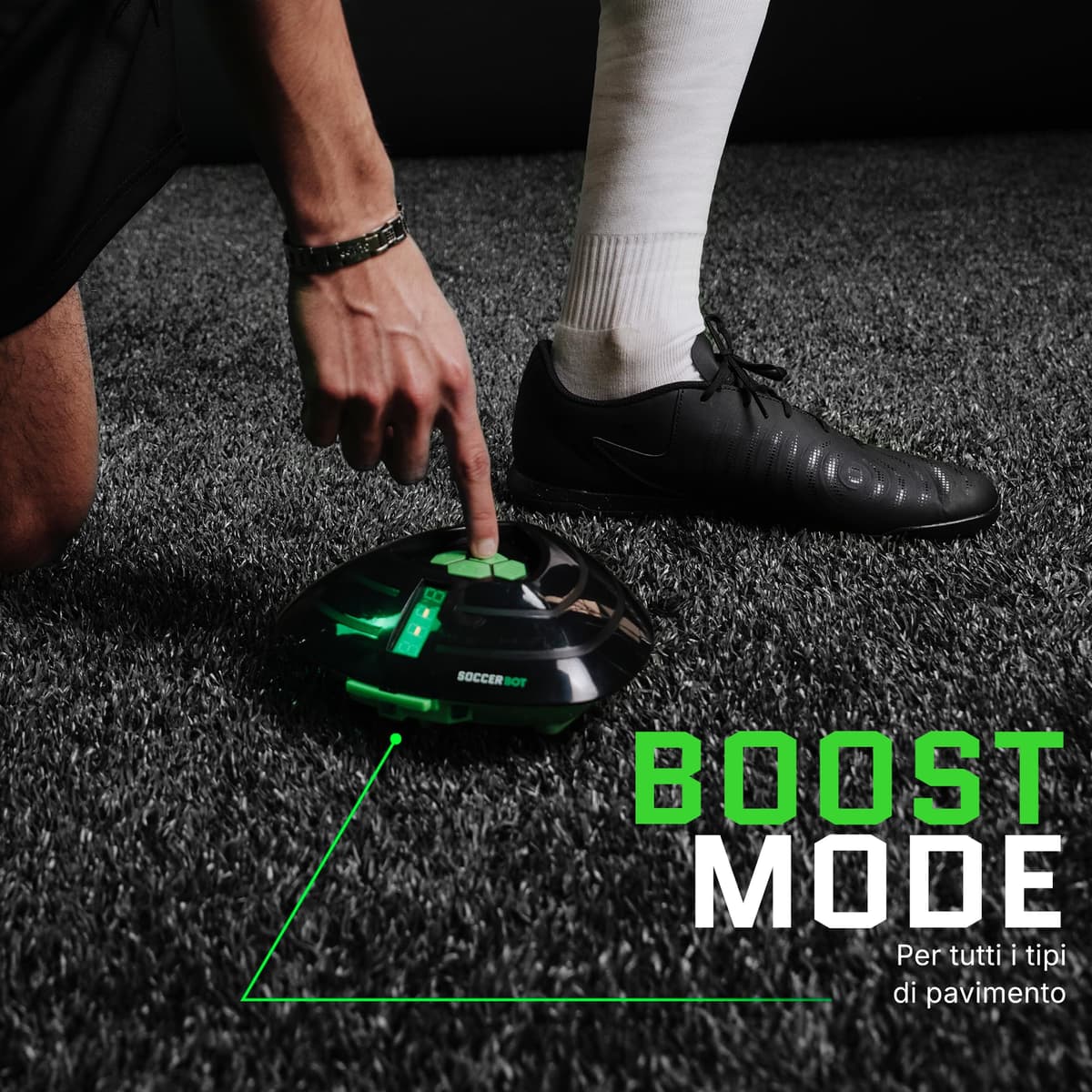 Smart Ball - Soccerbot, Entrenador Personal de Fútbol Indoor, Bot con Sensores para Seguir al Balón, Maniobrando para Probar tus Habilidades, Pantalla LCD para la Puntuación, Famosa (MR100000) — view 6