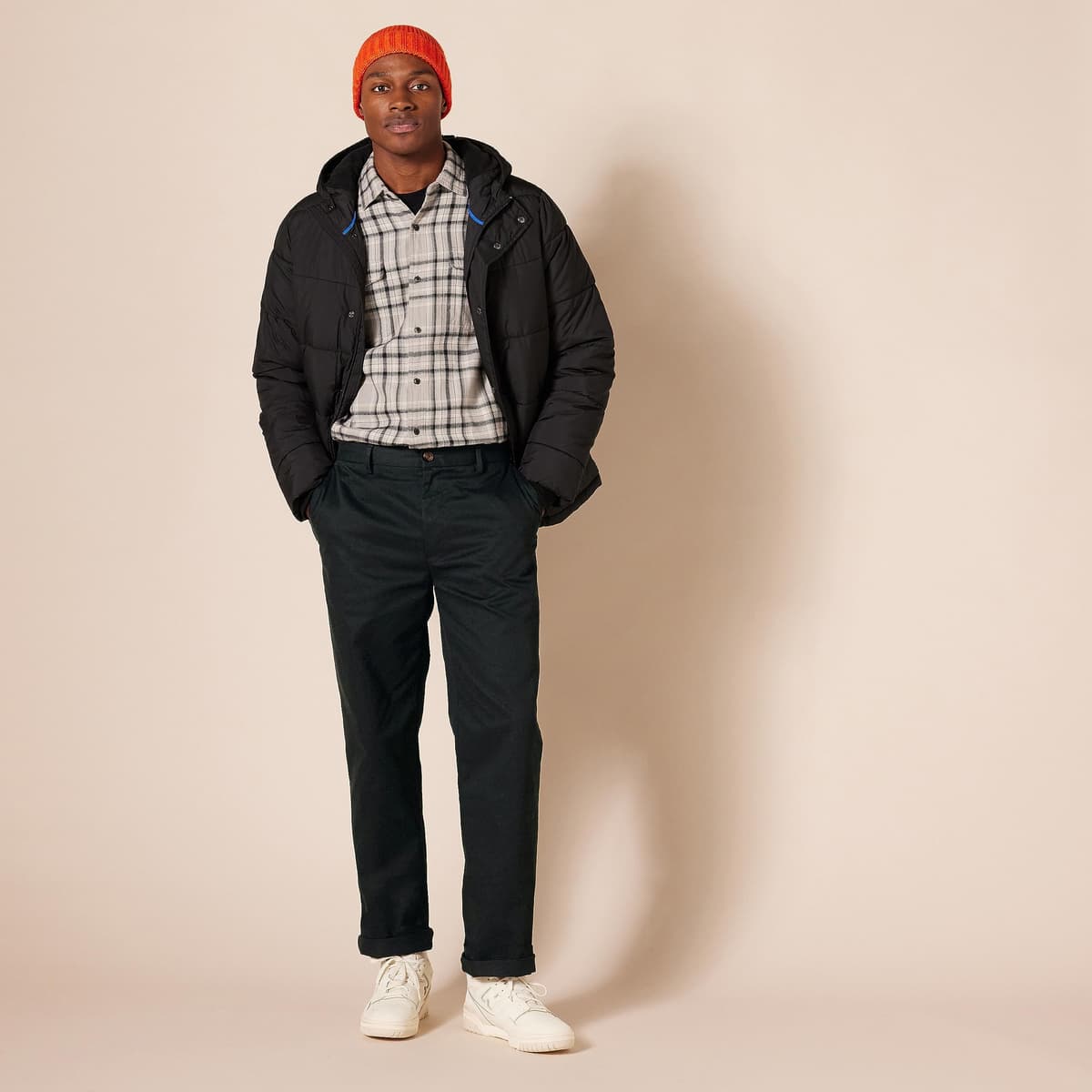 Amazon Essentials Men's Classic-Fit Wrinkle-Resistant Flat-Front Chino Trousers (Available in Big and Tall) — view 3