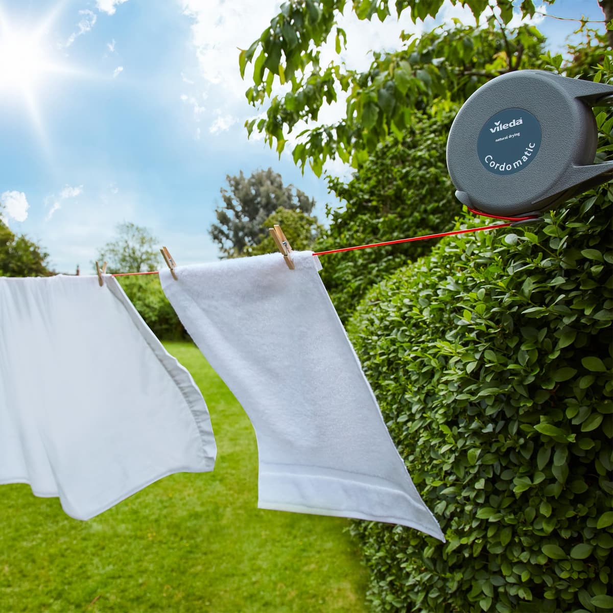 Vileda Cordomatic Retractable Washing line 15m | 1 x 15m clothes line holds up to 15kg | Extendable Clothes Line | Automatic retraction | Strong and durable | Wall Mounted for Indoor & Outdoor Use — view 2