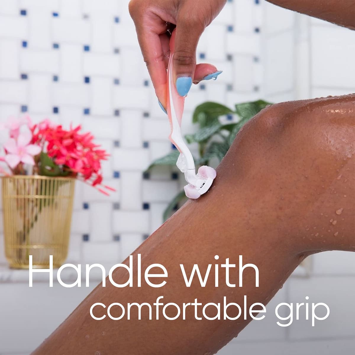 Gillette Venus ComfortGlide Women’s Razor Spa Breeze, 1 Refill Razor Cartridges, Reusable Metal Handle and Shower Holder — view 5