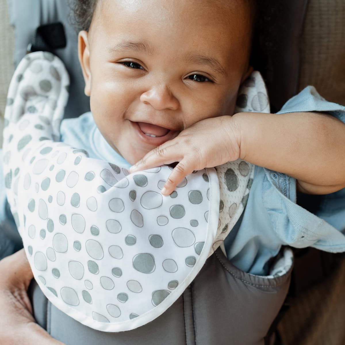 Nuby Two Way to Wear Carrier - Baby Carrier Suitable from Birth | Adjustable Strap | Lightweight & Compact | Easy Fit Design — view 5