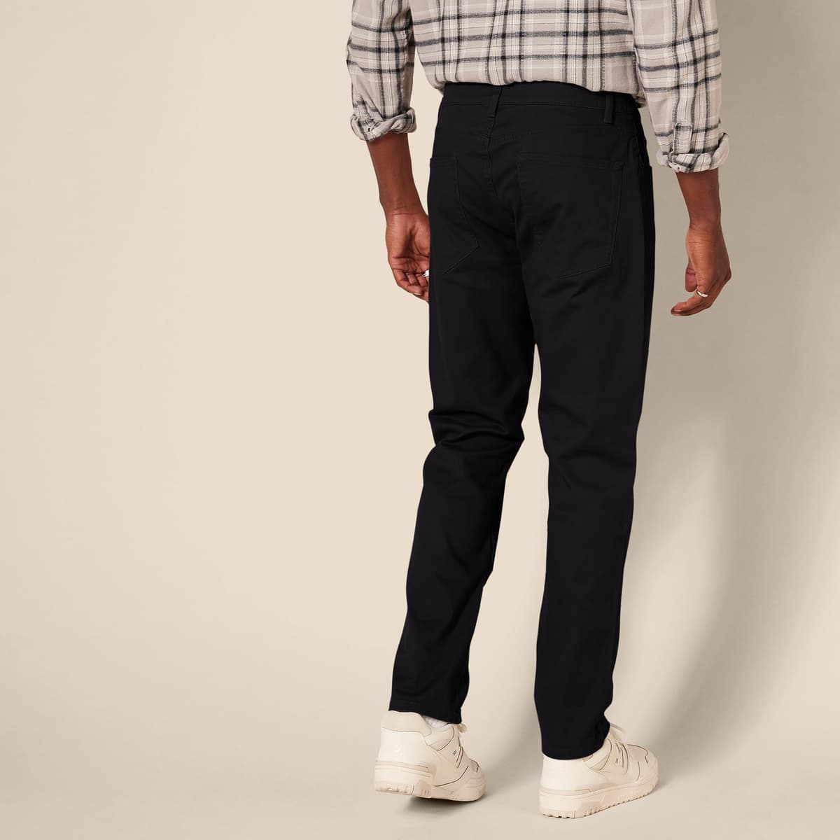 Amazon Essentials Men's Athletic-Fit 5-Pocket Stretch Twill Trouser (Available in Big & Tall) — view 2