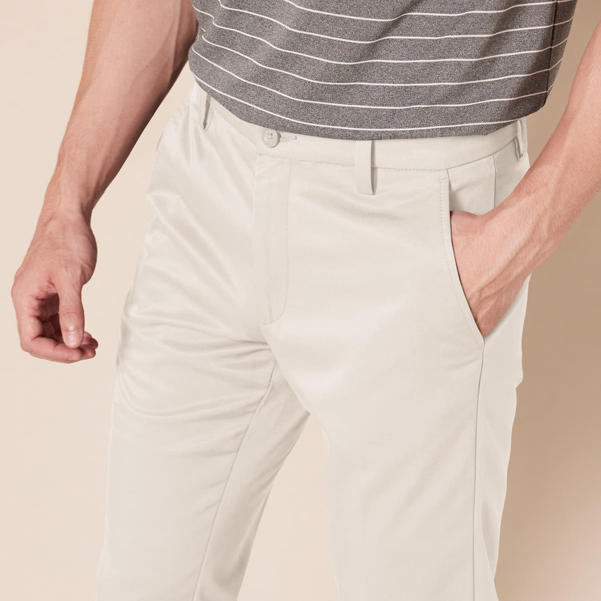 Amazon Essentials Men's Slim-Fit Stretch Golf Trouser — view 3