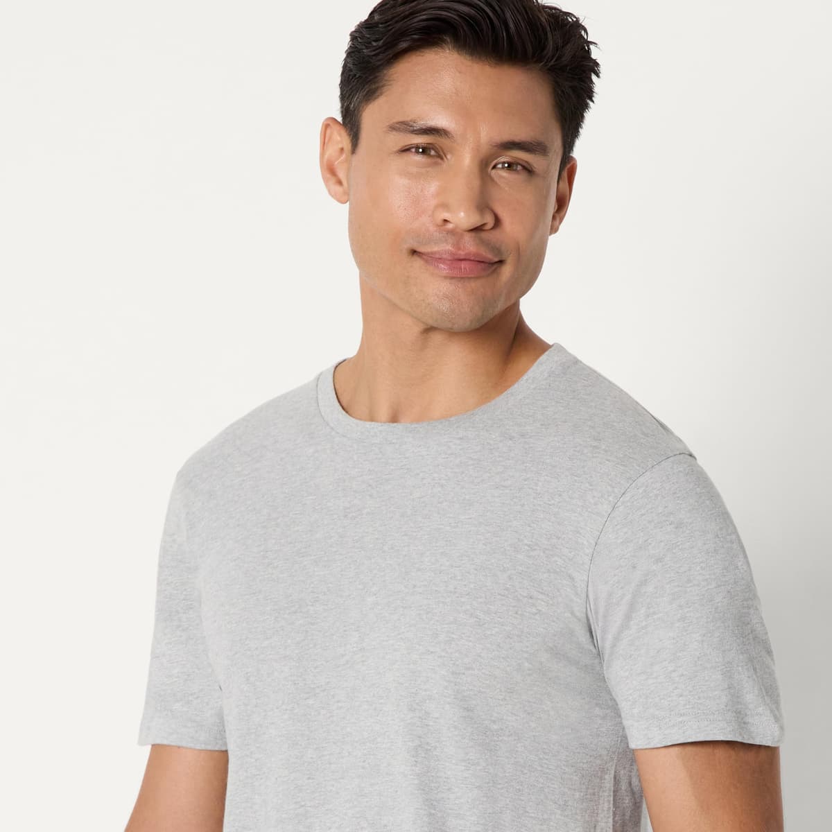Amazon Essentials Men's Slim-Fit Cotton Crew Neck Vests, Pack of 6 — view 4