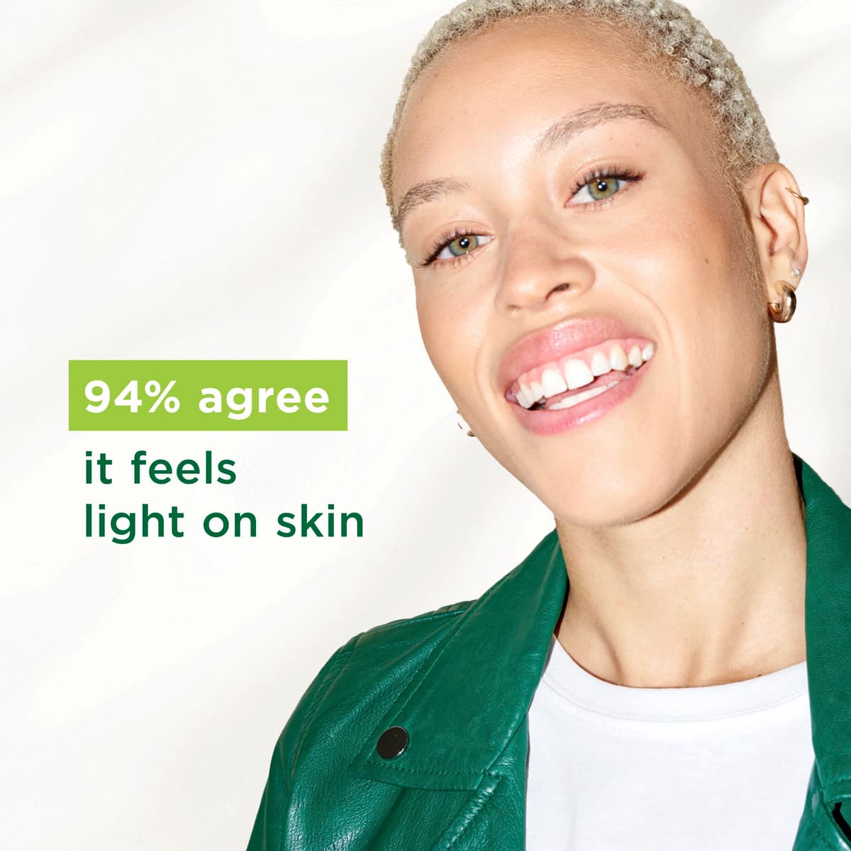 Simple Kind to Skin Hydrating Light Moisturiser Skin Care Product with Pro-Vitamins B5 and E for 12-Hour Moisturisation 125 ml — view 4