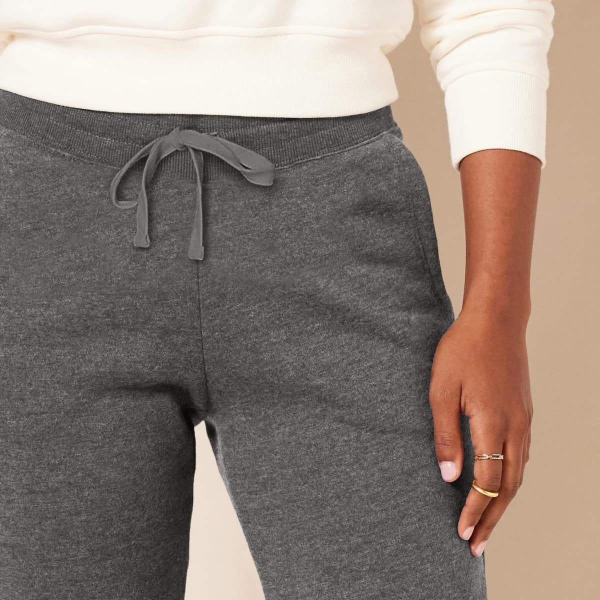 Amazon Essentials Mujer Pantalones De Correr De Forro Polar con Puños (Disponibles En Tallas Grandes) — view 4