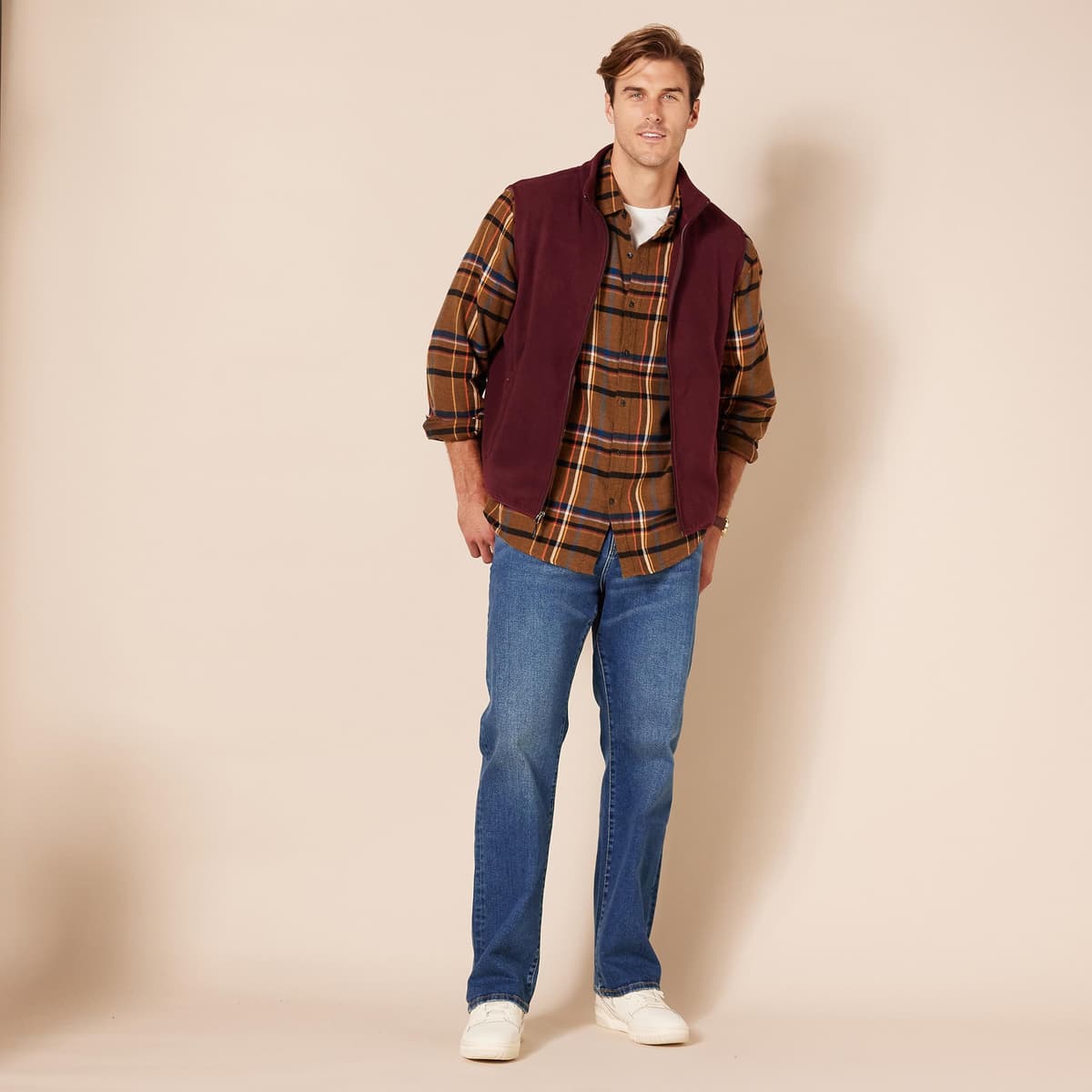 Amazon Essentials Men's Straight-Fit Stretch Jean - Discontinued Colours — view 7