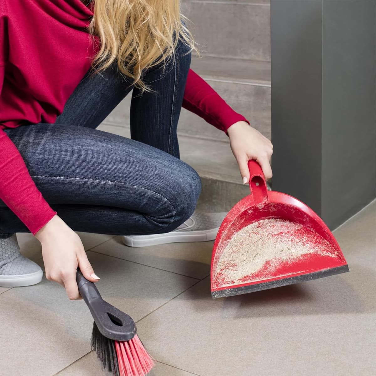 Vileda Dust Pan & Brush Set - 2in1 Brush and Pan Set with Durable Bristles & Easy to Sweep Rubber Blade - Ergonomic Handle and Clip to Combine for Easy Storage — view 4