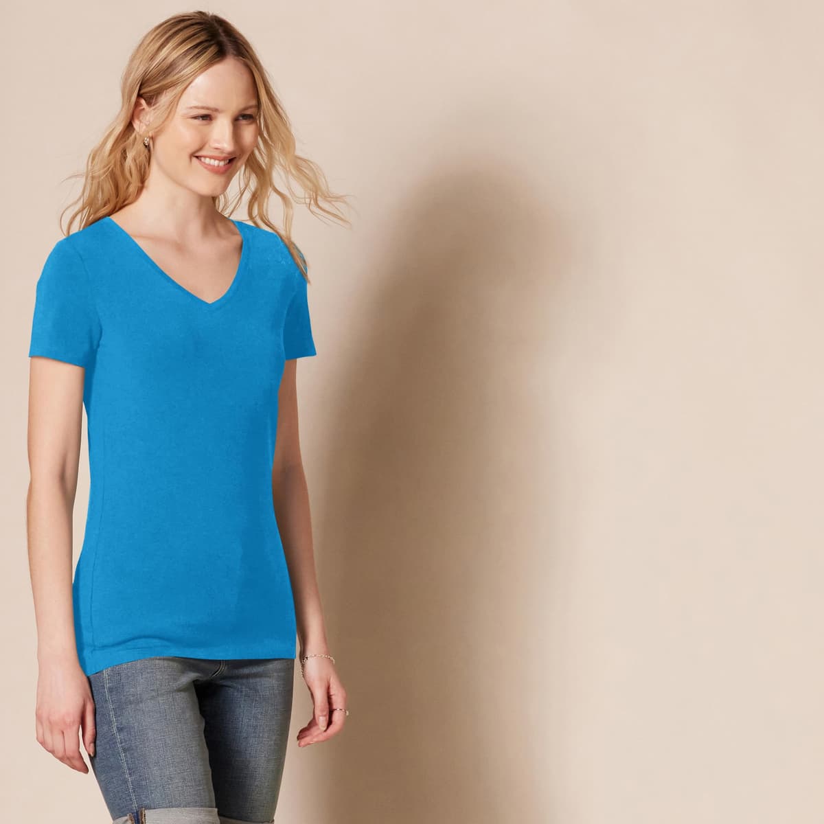 Amazon Essentials Women's Regular-Fit Short-Sleeve T-Shirt (Crewneck and V-Neck Options), Multipacks — view 348