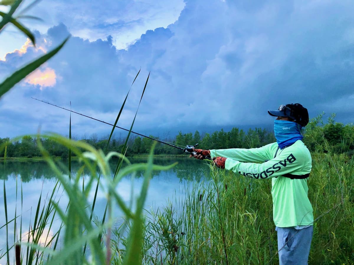 Bassdash Camisetas de Pesca para Hombre protección Solar UV UPF 50+ Camiseta de Manga Larga — view 2
