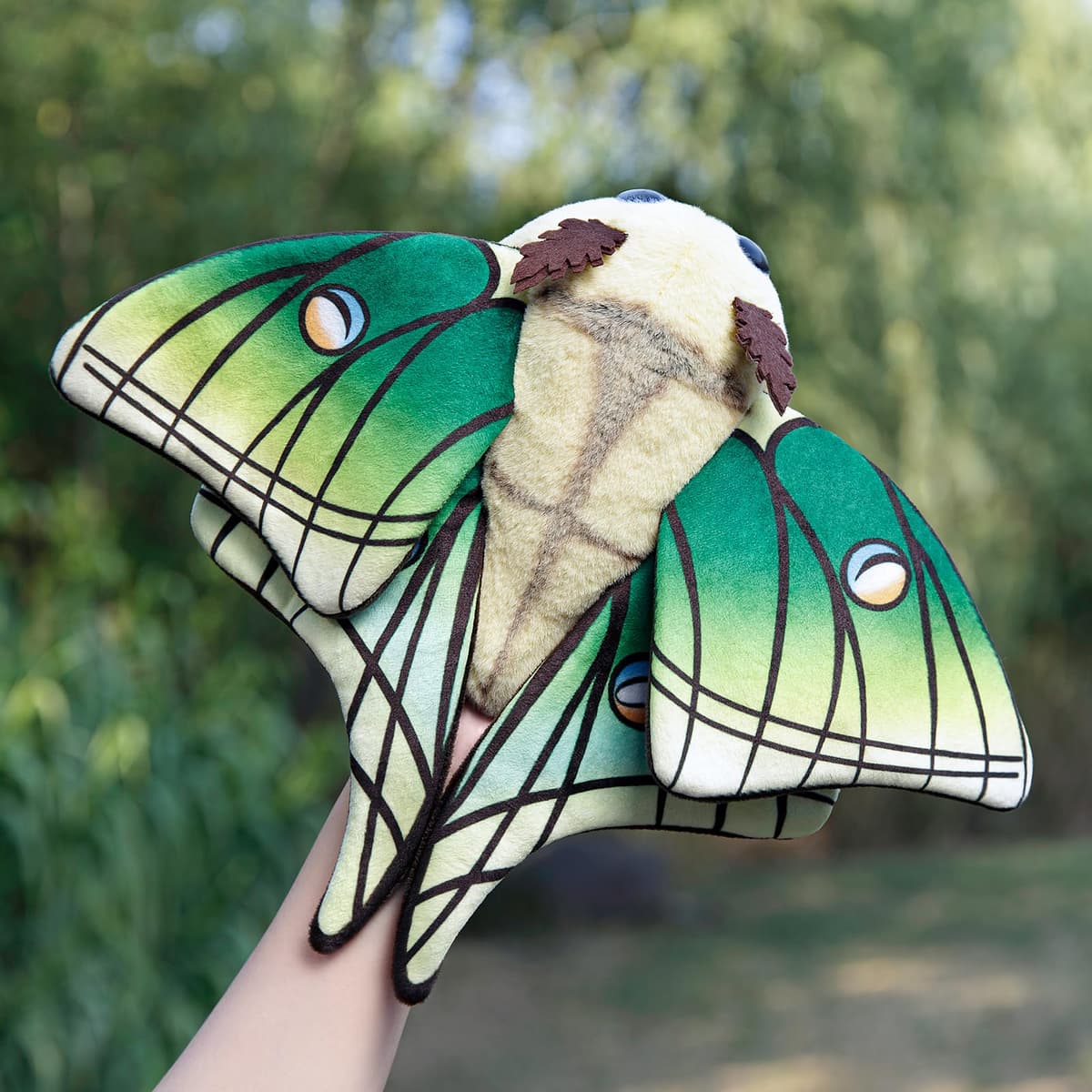 lilizzhoumax Cute Green leaf moth Plush Toy 10.62inch Soft Realistic Green leaf moth Stuffed Animal for Kids Insect lovers Boys and Girls Gifts Home Decoration green — view 5