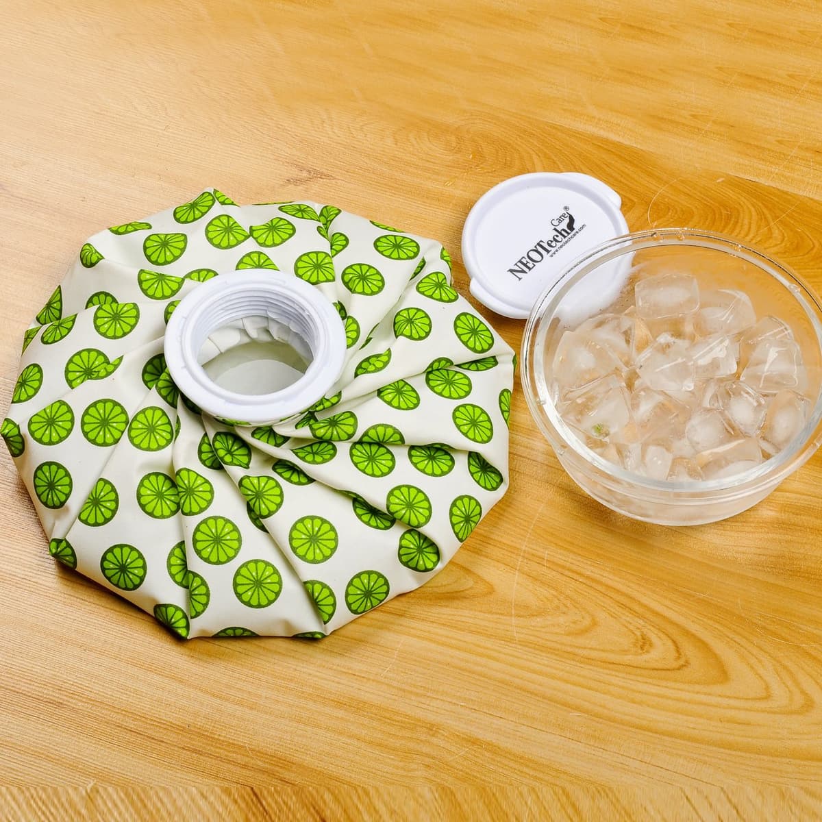 Bolsa de hielo - Tapón de rosca - Marca NEOtech Care - Diseño (fútbol, 28cm) — view 4