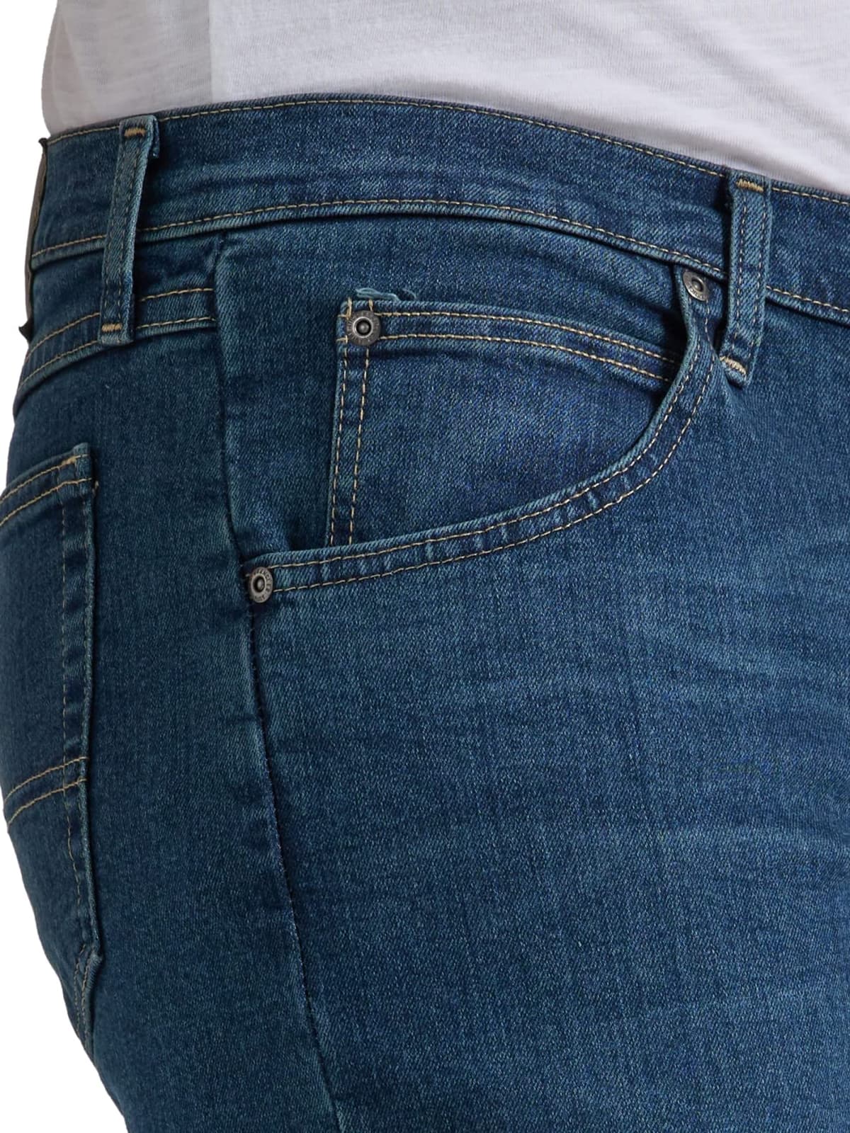 Wrangler Authentics Men's Classic 5-Pocket Relaxed Fit Flex Jean — view 21