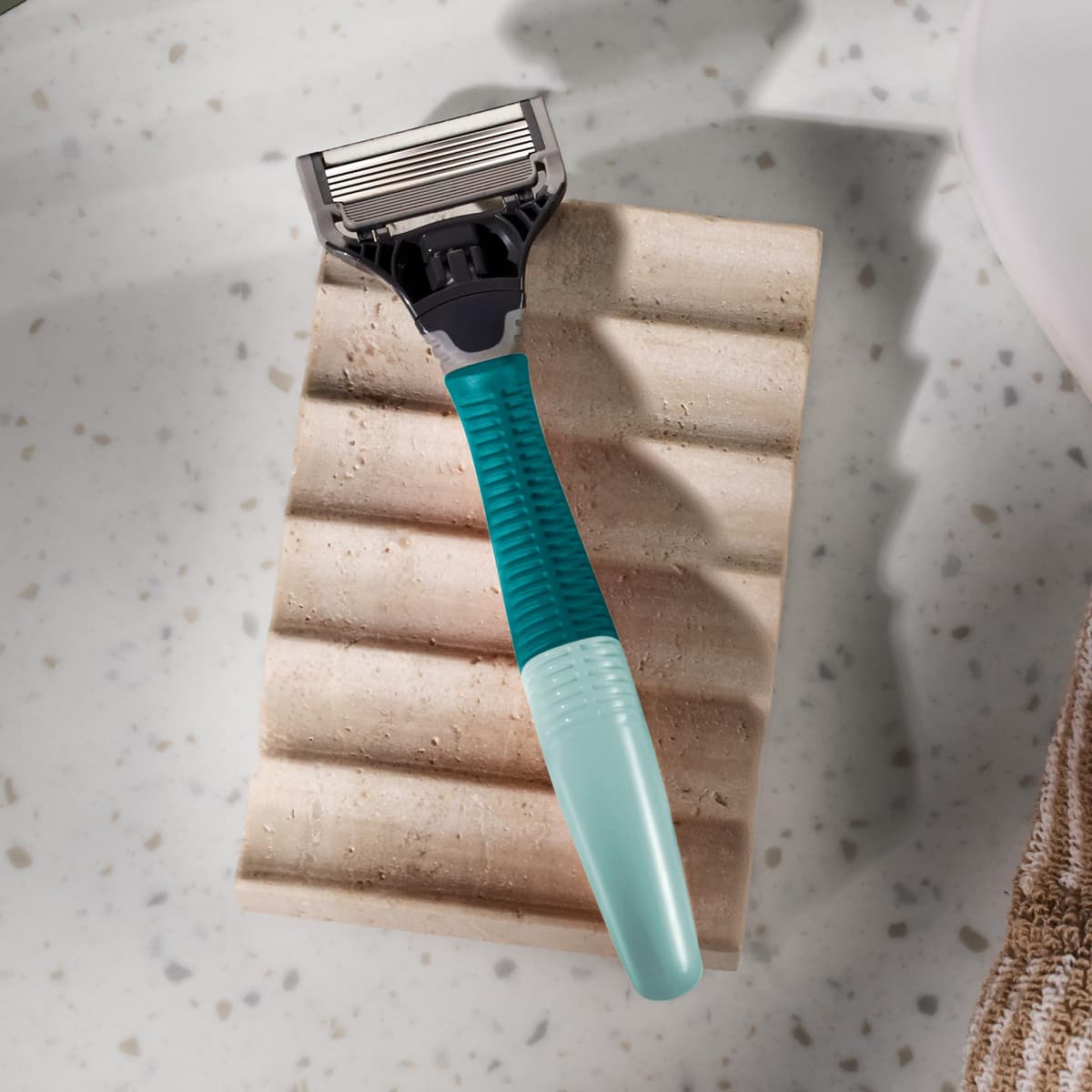 Harry's Original Value Pack, Includes Weighted Handle and 13 Razor Blade Refills — view 2