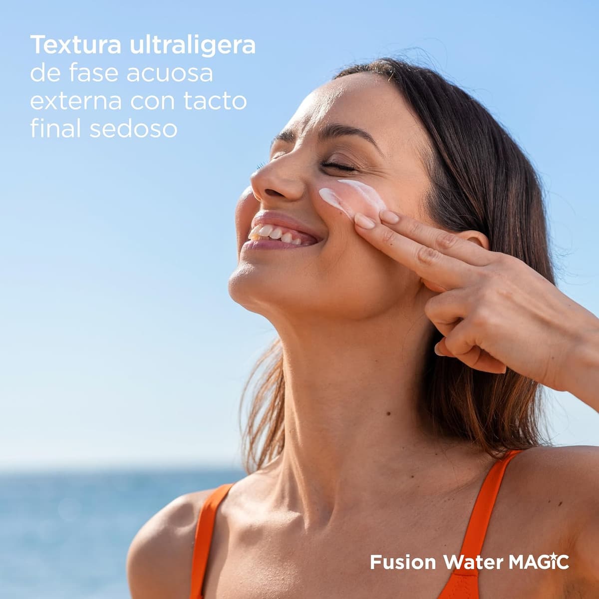 ISDIN Fotoprotección Fusion Water MAGIC SPF 50, Protector Solar Facial de Textura Ligera y Fase Externa Acuosa con Tacto Fina — view 2