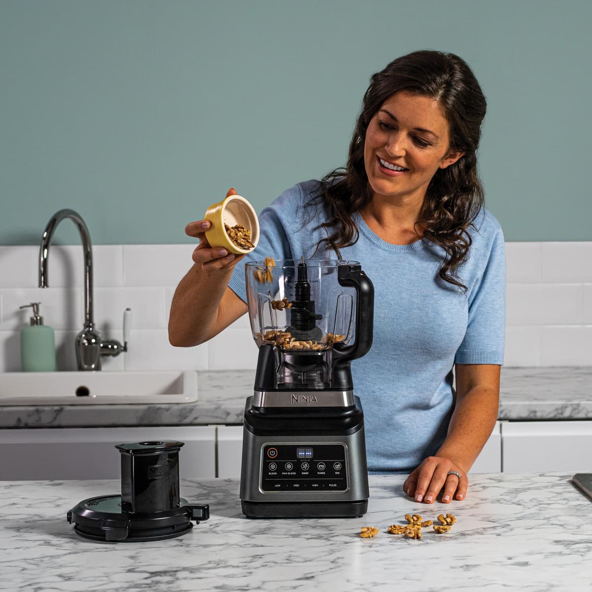 Ninja 3-in-1 Food Processor & Blender with 5 Automatic Programs: Blend, Max Blend, Chop, Mix, Puree, 1.8L Bowl, 2.1L Jug, 700ml Cup, 1200W, Dishwasher Safe Parts, Auto-iQ, Black BN800UK — view 4