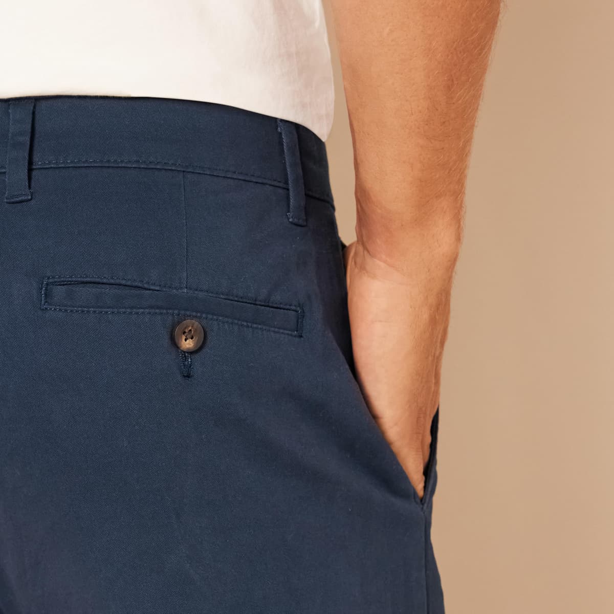 Amazon Essentials Men's Athletic Fit Casual Stretch Chino Work Trousers (Available in Big & Tall) — view 4