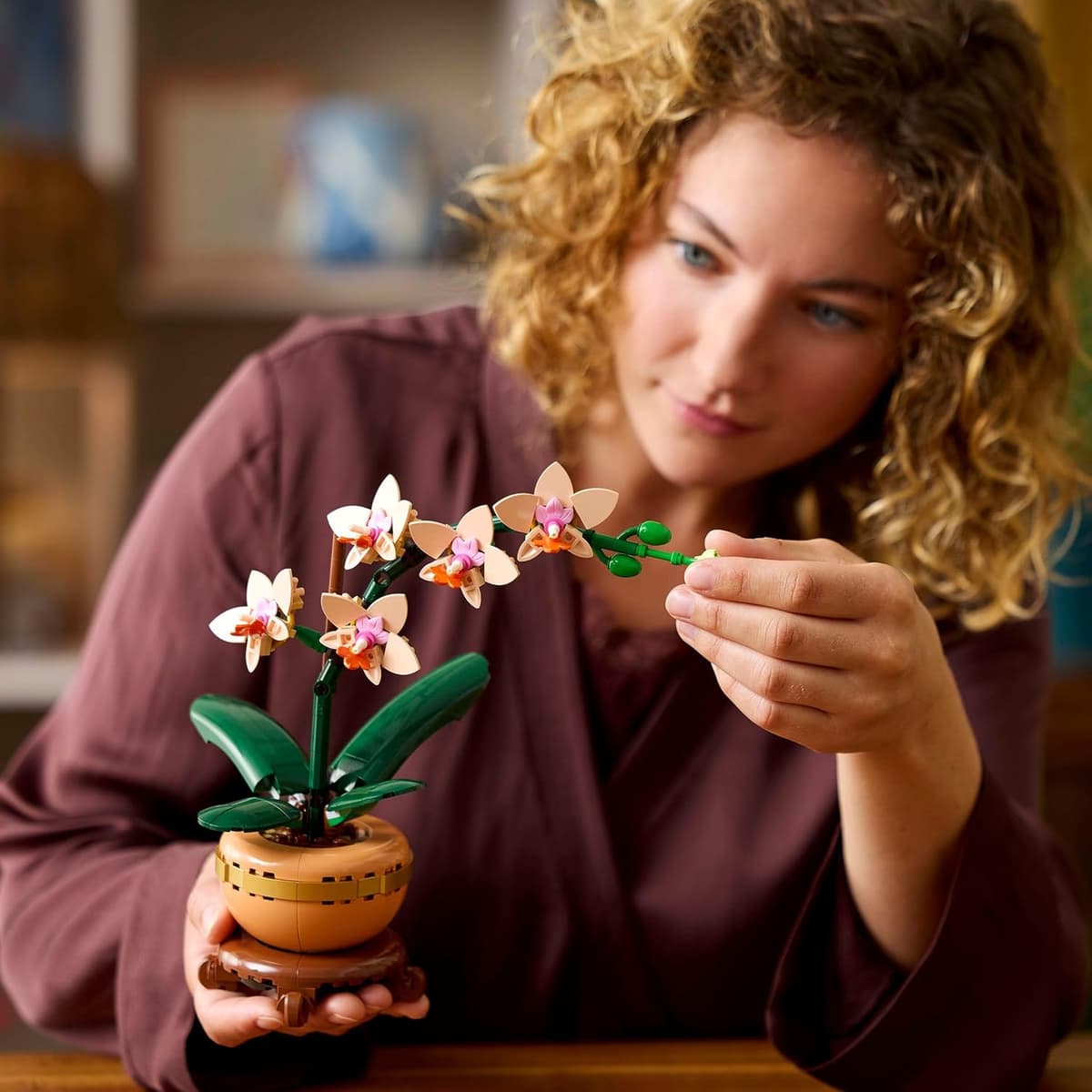 LEGO Botanicals Mini Orchid - Artificial Flowers Set for Adults - Indoor Plant with Terracotta Style Flowerpot - DIY Home Decor Gift Idea - 10343 — view 8