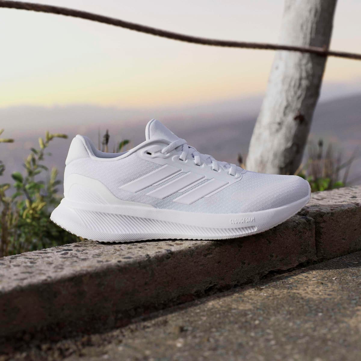 adidas Women's Zapatilla Runfalcon 5 Running — view 3