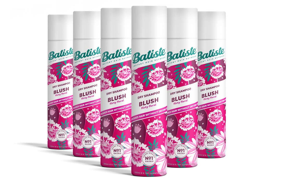 Batiste Dry Shampoo in Blush 200ml, Floral & Flirty Fragrance, No Rinse Spray to Refresh Hair in Between Washes (Packing May Vary) — view 9