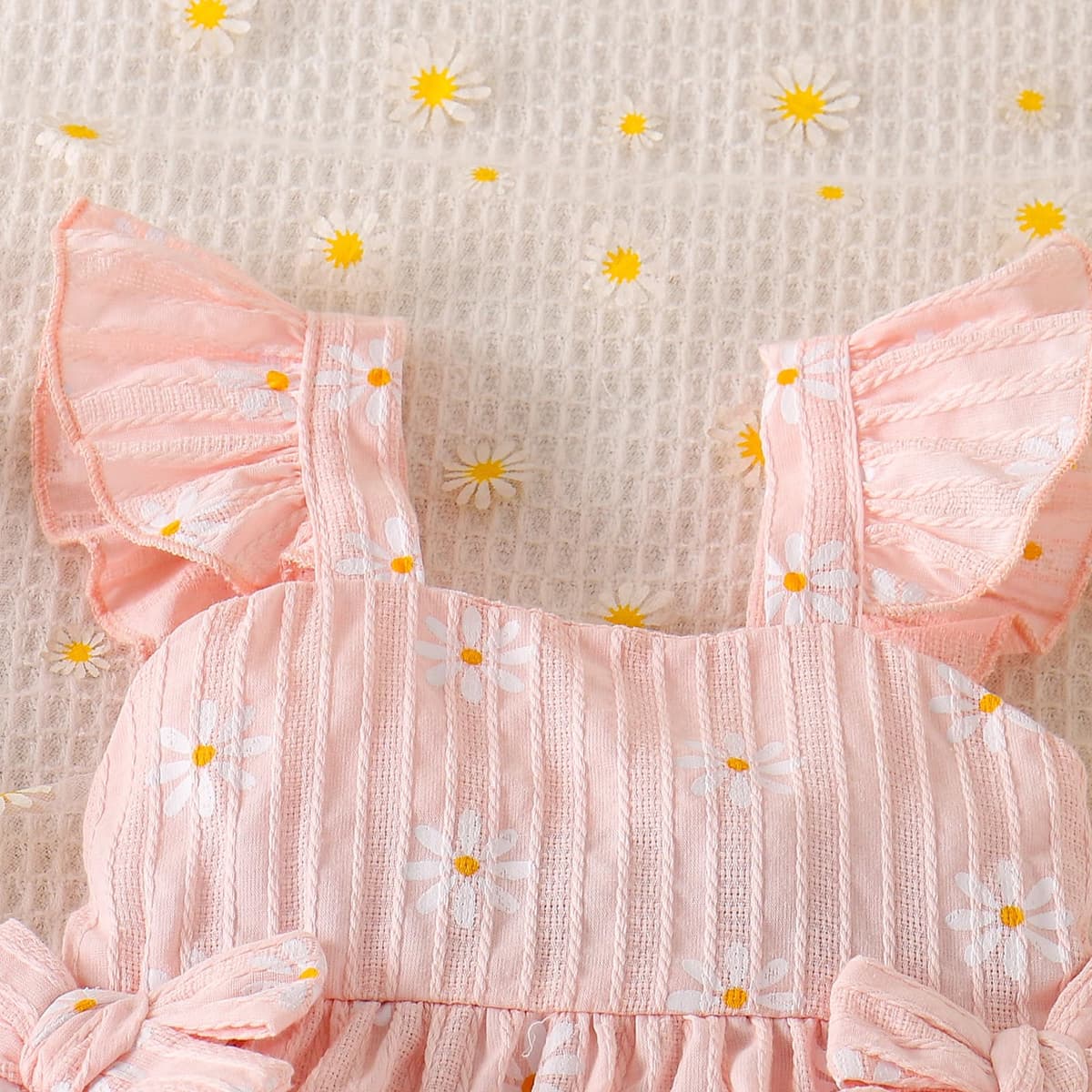 Ropa Verano Para Niña Linda Blusa con Volantes y Margaritas Pantalones Cortos Conjunto de Conjuntos Para Niña Pequeña — view 3