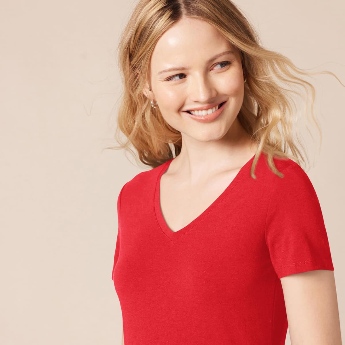 Amazon Essentials Women's Regular-Fit Short-Sleeve T-Shirt (Crewneck and V-Neck Options), Multipacks — view 77